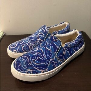 Lilly Pulitzer Blue and White Julie loafers size 9
